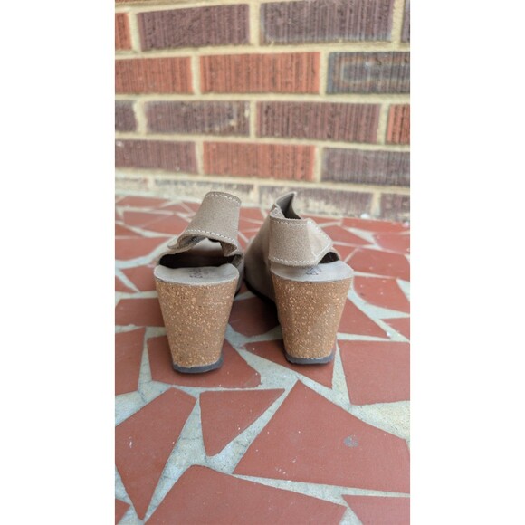 Bio-Gold Suede Wedge Peep Toe Slingback Sandals-Taupe-Sz 7.5 Made in Italy - Picture 4 of 11